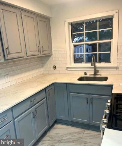 122 Pine St, Camden NJ  08103-0033 exterior