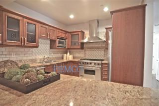 11811 Mayfield Ave, Los Angeles CA  90049-5705 exterior