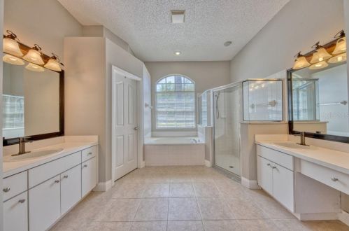 10041 Oasis Palm Dr, Tampa FL 33615-2779 exterior