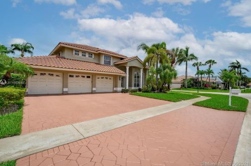 19119 Cloister Lake Ln, Boca Raton, FL 33498-4803
