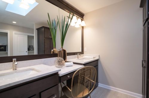 919 Essex Cir, Kalamazoo MI 49008-2349 exterior