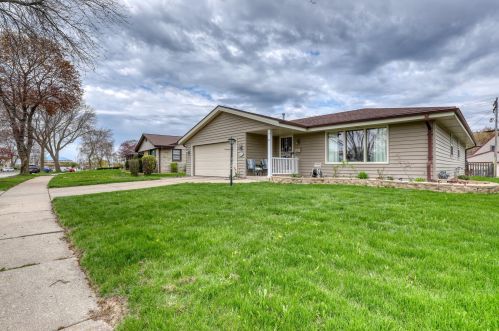 9026 Grantosa Dr, Milwaukee, WI 53225-5004