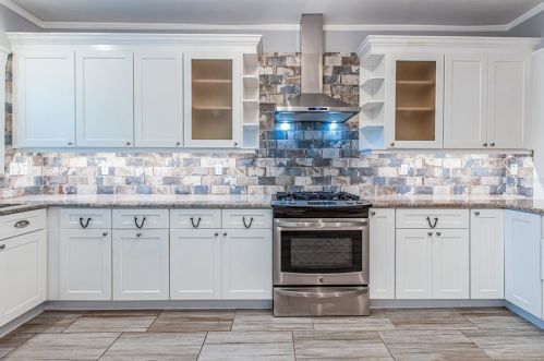 905 Cayuga St, Tampa FL 33603-4216 exterior