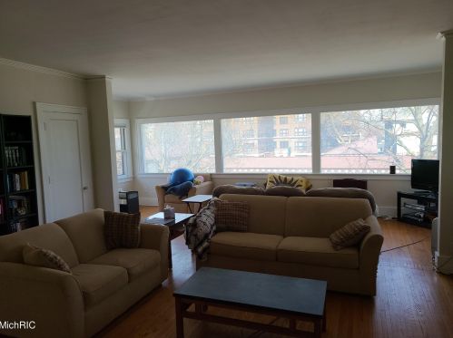 455 Lovell St, Kalamazoo MI 49007-4635 exterior