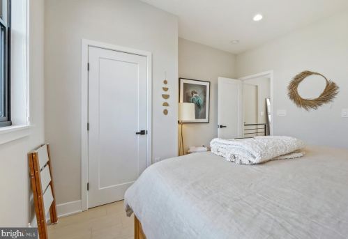 1733 Independence Ave, Washington DC  20003-1637 exterior