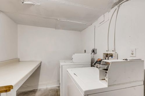 806 Earl St, Saint Paul MN 55106-3943 exterior