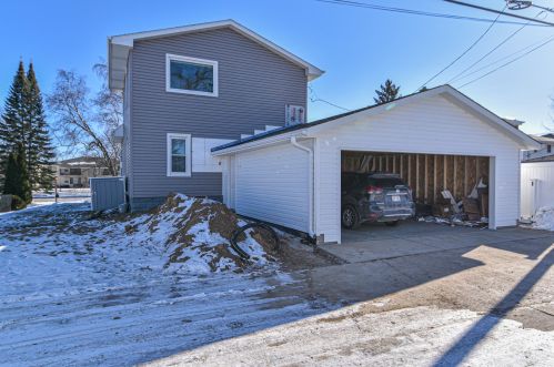 3825 84, Milwaukee WI 53228-1705 exterior