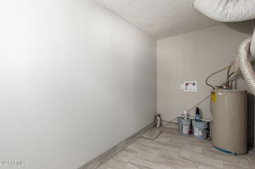 6110 Earll Dr, Phoenix AZ 85033-5841 exterior