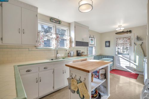 1845 Parkside Dr, Concord, CA 94519-2654