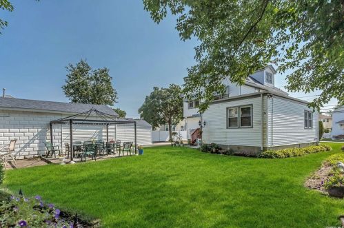 66 Ave, Valley Stream NY 11580-3230 exterior