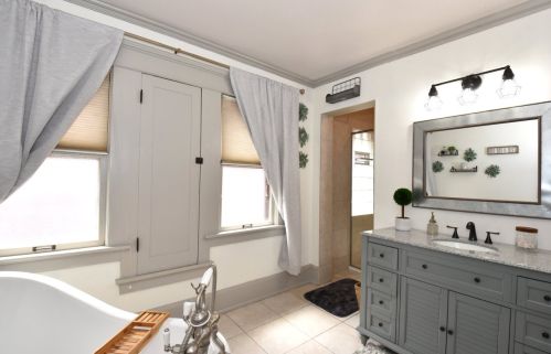 1800 51, Milwaukee WI 53208-1742 exterior