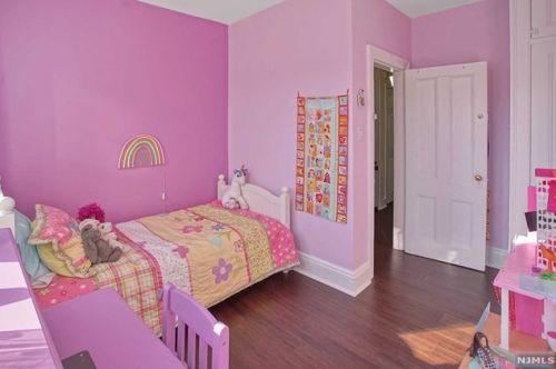 593 Gregory Ave, Union City NJ 07086-5878 exterior