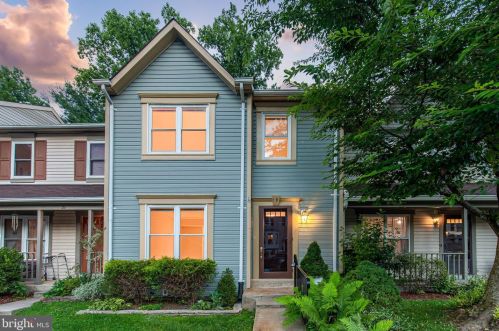 19 Kinsman View Cir, Silver Spring, MD 20901-1652