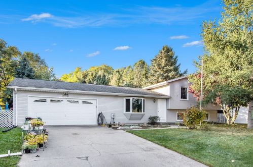 4397 Briarhill Dr, Kalamazoo, MI 49024-8167