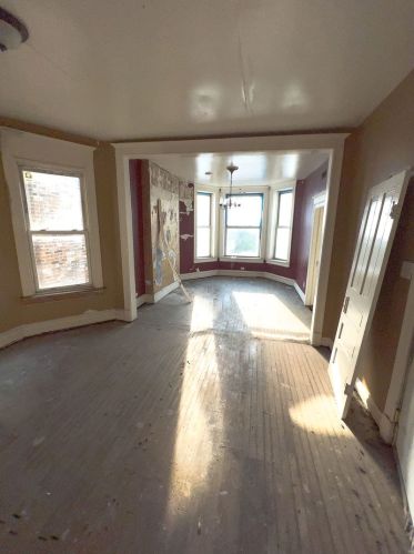 1945 Kedzie Ave, Chicago IL 60629-3532 exterior