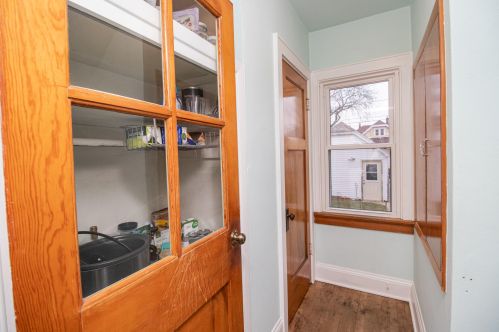 2040 70, Milwaukee WI 53223-2151 exterior