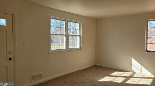 11605 Mapleview Dr, Silver Spring, MD 20902-2327