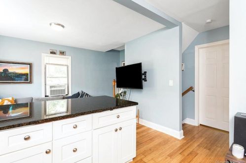 1 Lincoln Ave, Norwalk CT 06854-3709 exterior