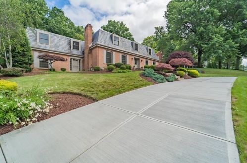 192 Devonwood Dr, Pittsburgh, PA 15241-2237