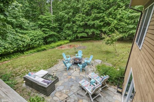 121 Stone Rd, Killingly CT 06241-1312 exterior