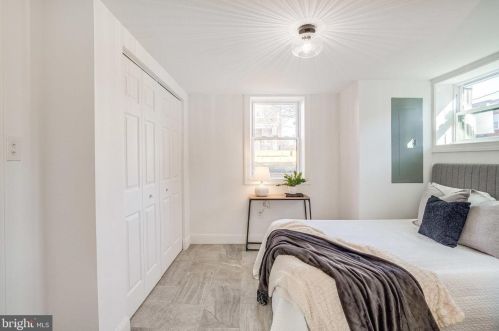 1727 16th St, Washington DC  20020-5661 exterior