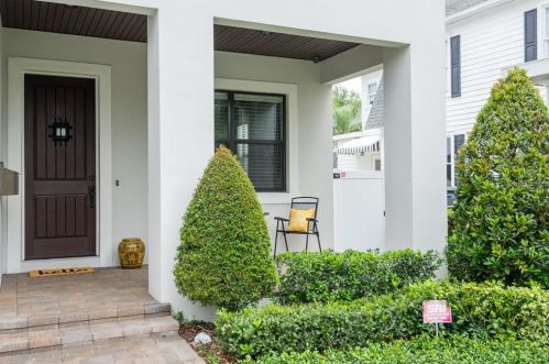 2905 Estrella St, Tampa, FL 33629-6008