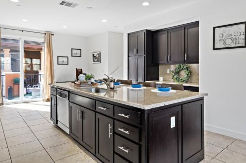 1801 Lee Way, Milpitas CA 95035-9013 exterior