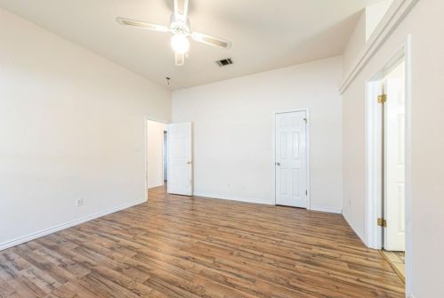 4719 Castleman Dr, Austin TX 78725-1720 exterior