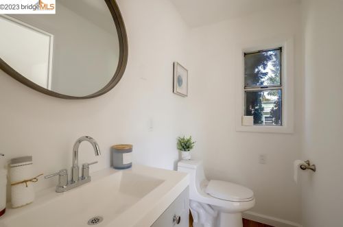 2238 Russell St, Berkeley CA 94705-2333 exterior