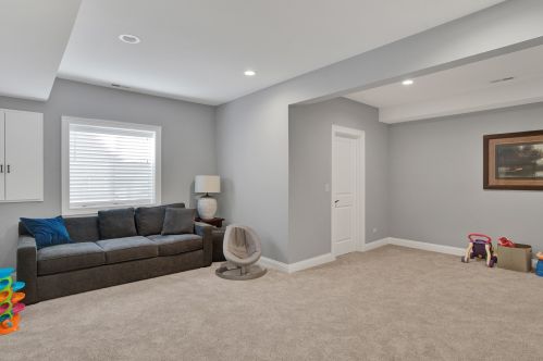 292 Fremont Ave, Elmhurst IL 60126-2200 exterior