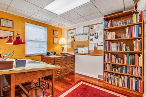 502 Main St, Pittsburgh PA 15220-5102 exterior