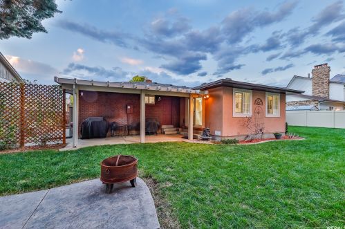 1768 Abbedale Ln, Sandy UT 84092-3723 exterior