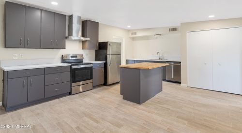 4402 Avenida Don Fernando, Tucson AZ  85757-9433 exterior