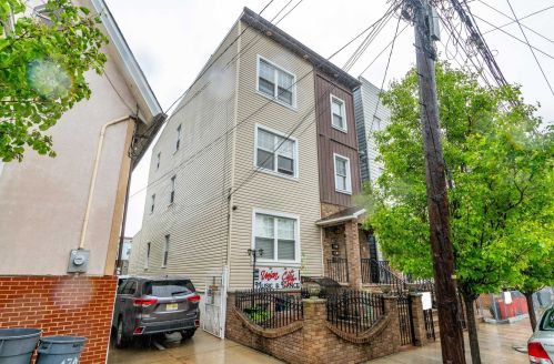 118 40th St, Union City NJ  07087-9308 exterior