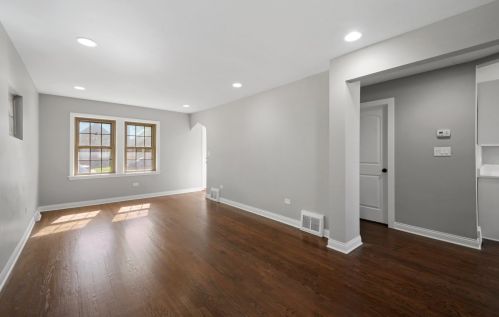 5548 Kilbourn Ave, Chicago IL  60629-4808 exterior