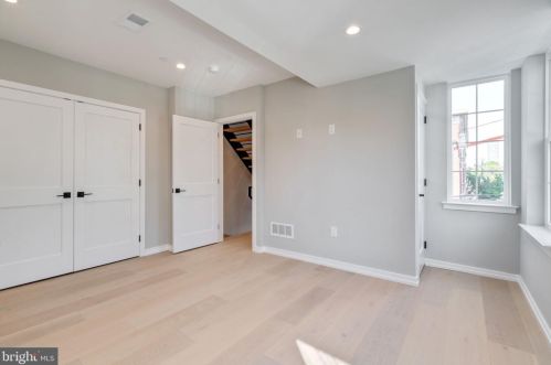 2200 Kater St, Philadelphia PA 19146-1139 exterior