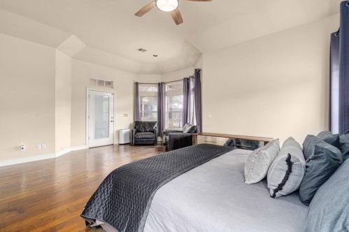 1105 Crystal Crk Dr, Austin TX 78746-4728 exterior