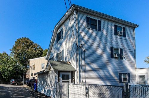 3 Kossuth St, Norwalk, CT 06854-4308