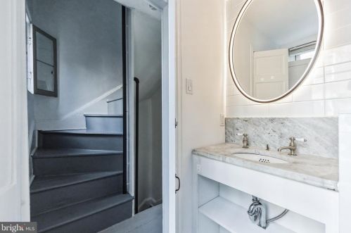 320 Iseminger St, Philadelphia PA  19107-5904 exterior