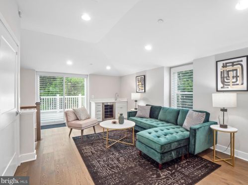 10346 Grosvenor Pl, Rockville MD 20852 exterior