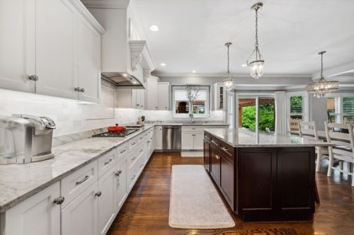 670 Bryan St, Elmhurst IL 60126-4342 exterior