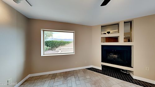 8951 Seneca St, Tucson, AZ 85715-5564