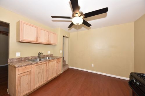 1761 Pearl St, Milwaukee WI 53204-3165 exterior