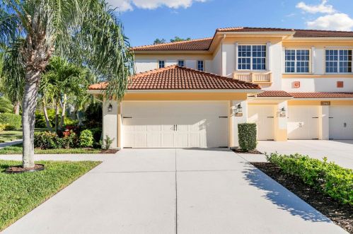 7840 Clemson St, Naples, FL 34104-5351