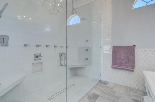 2819 Safe Hbr Dr, Tampa FL 33618-4538 exterior