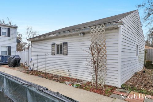 739 Marcia St, Wyoming MI 49509 exterior