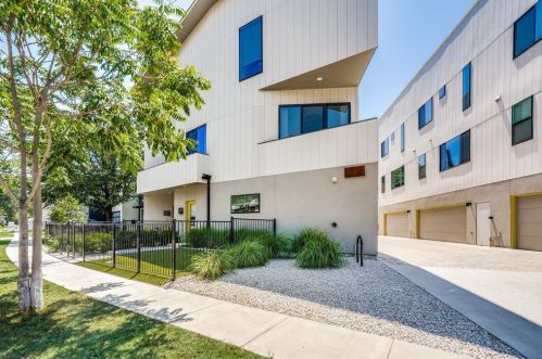 4608 Coles Manor Pl, Dallas TX  75204-3308 exterior