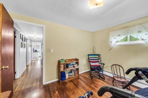 26 Concord Ter, Enfield CT 06082-2106 exterior