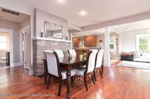 235 Broadway, East Freehold NJ 07728-1862 exterior