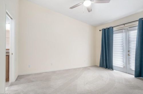 5454 Whitten Dr, Naples FL 34104-5302 exterior